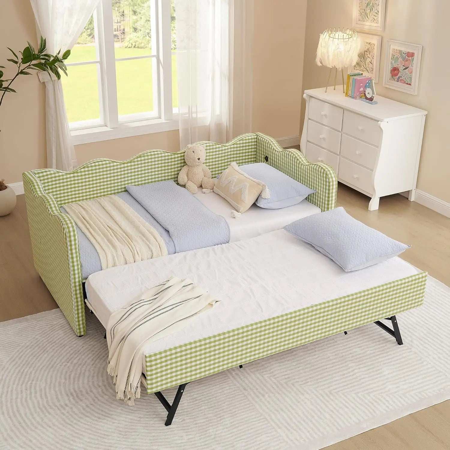 Daybed with Pop-Up Trundle